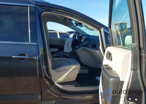 2021 Chrysler Pacifica Touring L z USA, uszkodzony, nr VIN 2C4RC1BG2MR532599